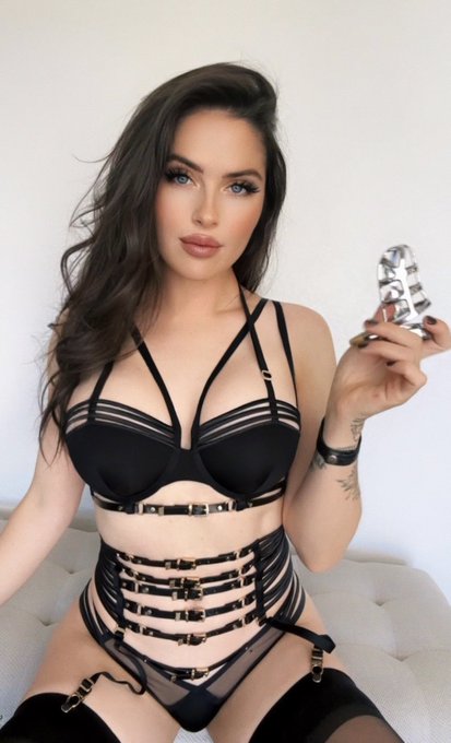 drop your pants. you&rsquo;re going in 🔐 https://t.co/rYS8IiuhC7