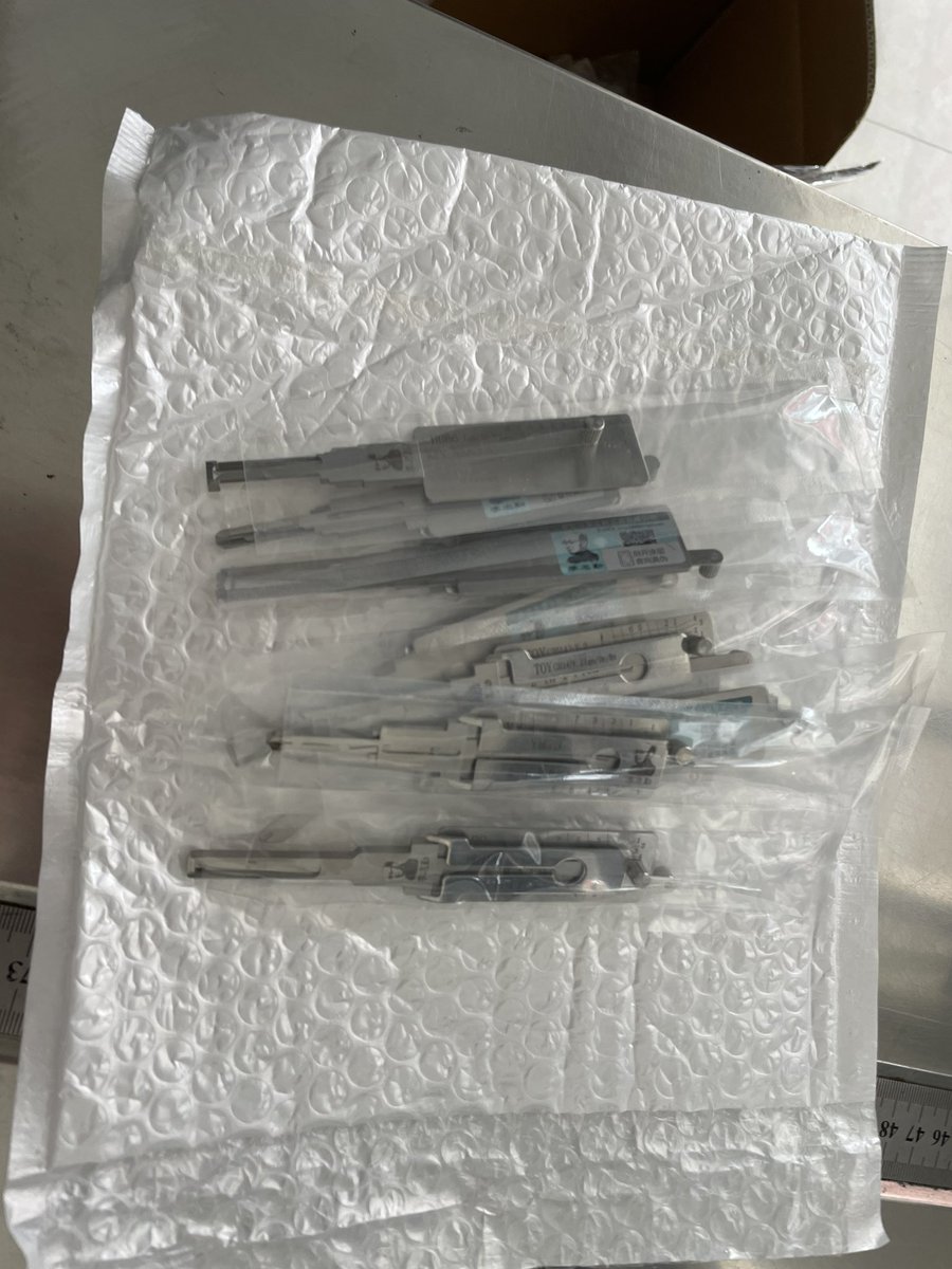 Your order, the Lishi 102 pieces set, was shipped today.😋 #lishi #lishitools #originallishi #mrli #mrlitools