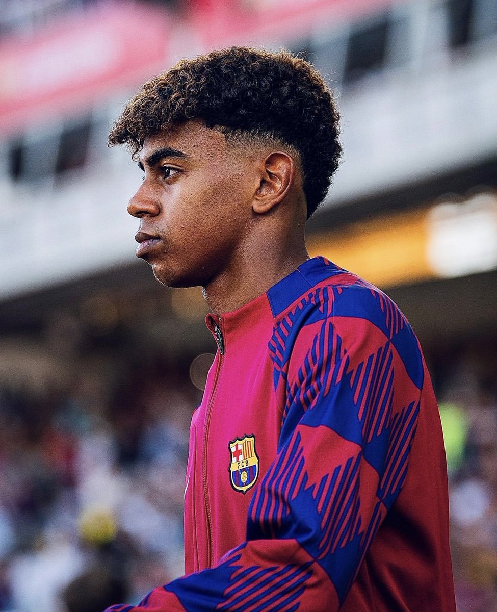 Stivan1010's tweet photo. Los Madridistas han estado 20 años rabiando con Messi y justo cuando pensaban que todo ha acabado, sale Lamine Yamal.

Pobrecillos 😂😂😂 https://t.co/VuP7aP5HJ1