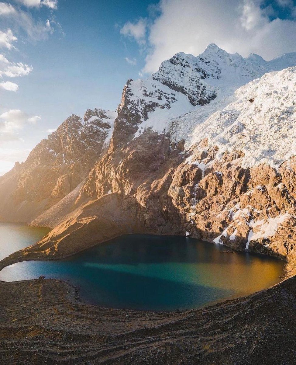 Nature__Gift's tweet photo. 📍Lost in the wild beauty of Peru 🇵🇪 From towering peaks to incredible diversity, this country is a true natural wonderland. Tag a friend you'd love to explore these incredible landscapes with! 🤩

 #müller #Samsung #GERFRA #freir with @voice_sable https://t.co/LuXiAJu6pN