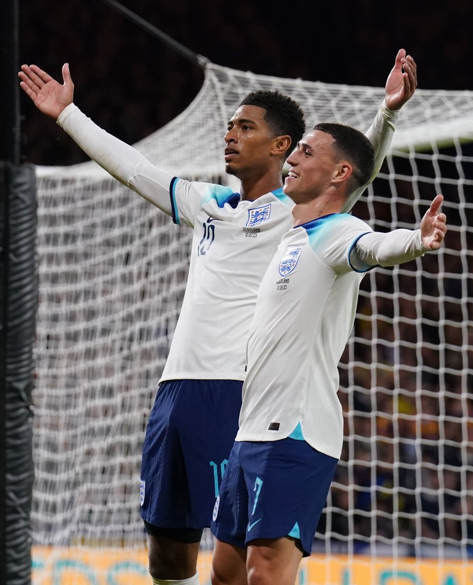 Footballtweet's tweet photo. These two. In the same team. All the time please, @GarethSouthgate. 🏴󠁧󠁢󠁥󠁮󠁧󠁿 https://t.co/ii91uM8iuQ