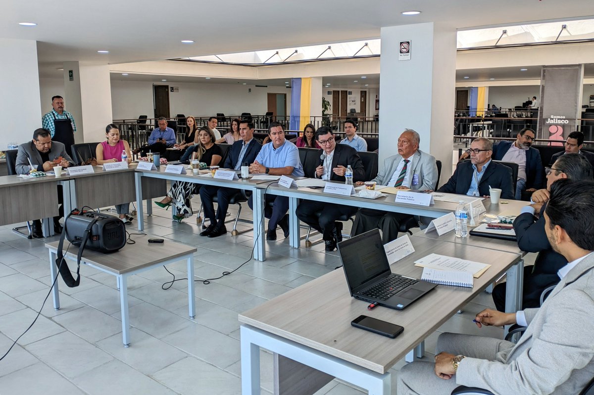 Conservar la humanidad del Centro de Conciliación Laboral es posible con los mejores perfiles, esos que próximamente se sumarán al equipo de conciliadores para ponerle rostro humano a la paz laboral. Estén pendientes de la convocatoria para que participen, les mantendré al tanto.