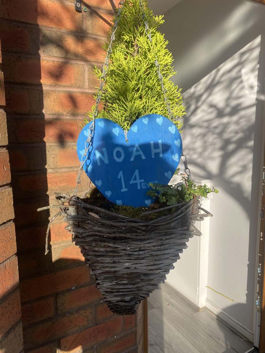 ChrisyMc4's tweet photo. #NoahDonohoe was 14 years old
A child
Fiona's child
A child from #Belfast #Ireland
A child who deserves a " Robust, Substantial & wide ranging investigation "
A child failed by the PSNI & others
#RememberMyNoah💙
#Week168
#NoahsArmy ⚡️ https://t.co/AFQQCsufAU