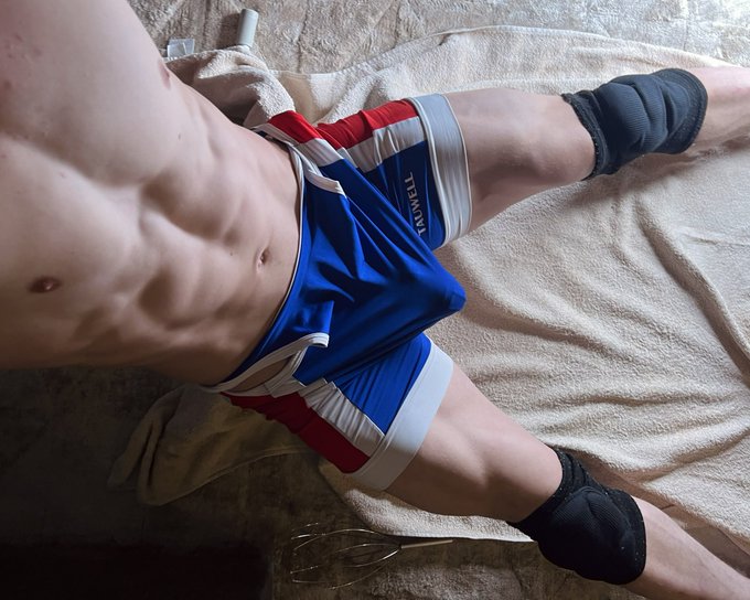 Watch BastianGate's leaked NSFW photo on TwXstars