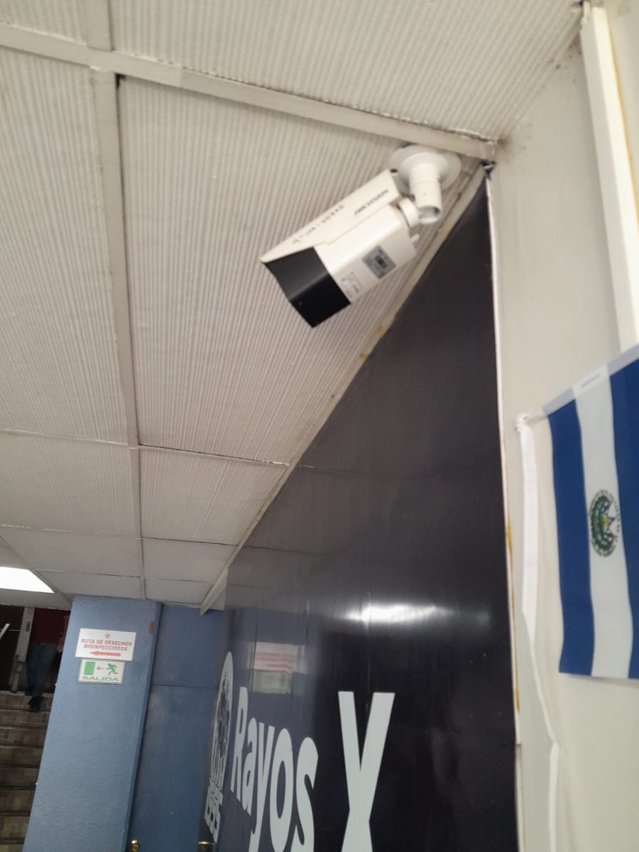sindicalfuerza3's tweet photo. Dra @MonicaAyalaGue1 usted sabe que la colocación de camaras 📷 en estos lugares se viola el derecho a la confidencialidad, privacidad e intimidad del paciente 

El @isss_gob_sv es la única institución de Salud donde se han hecho contratos millonarios por la colocación de camaras https://t.co/VgJ23JLOPG