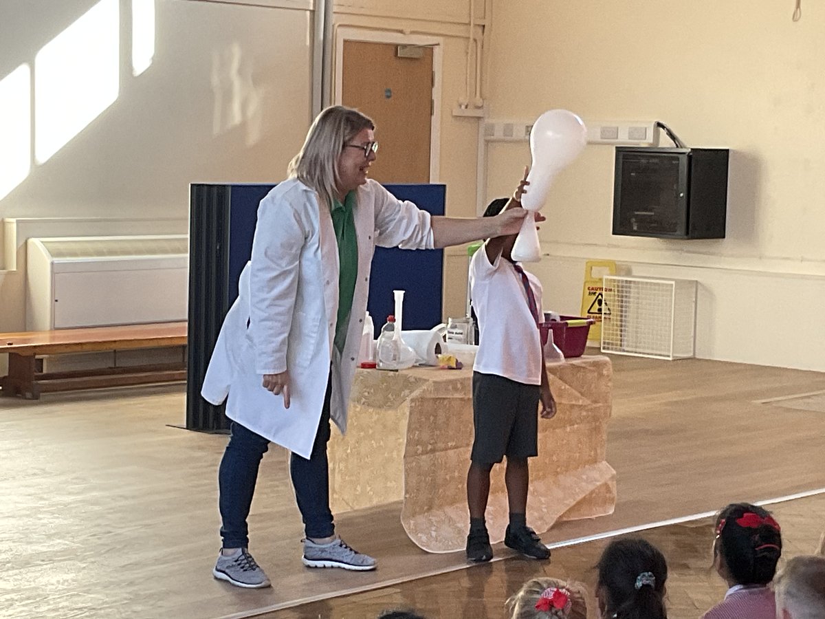 The children saw some fascinating experiments in action upon their return with a super science assembly!