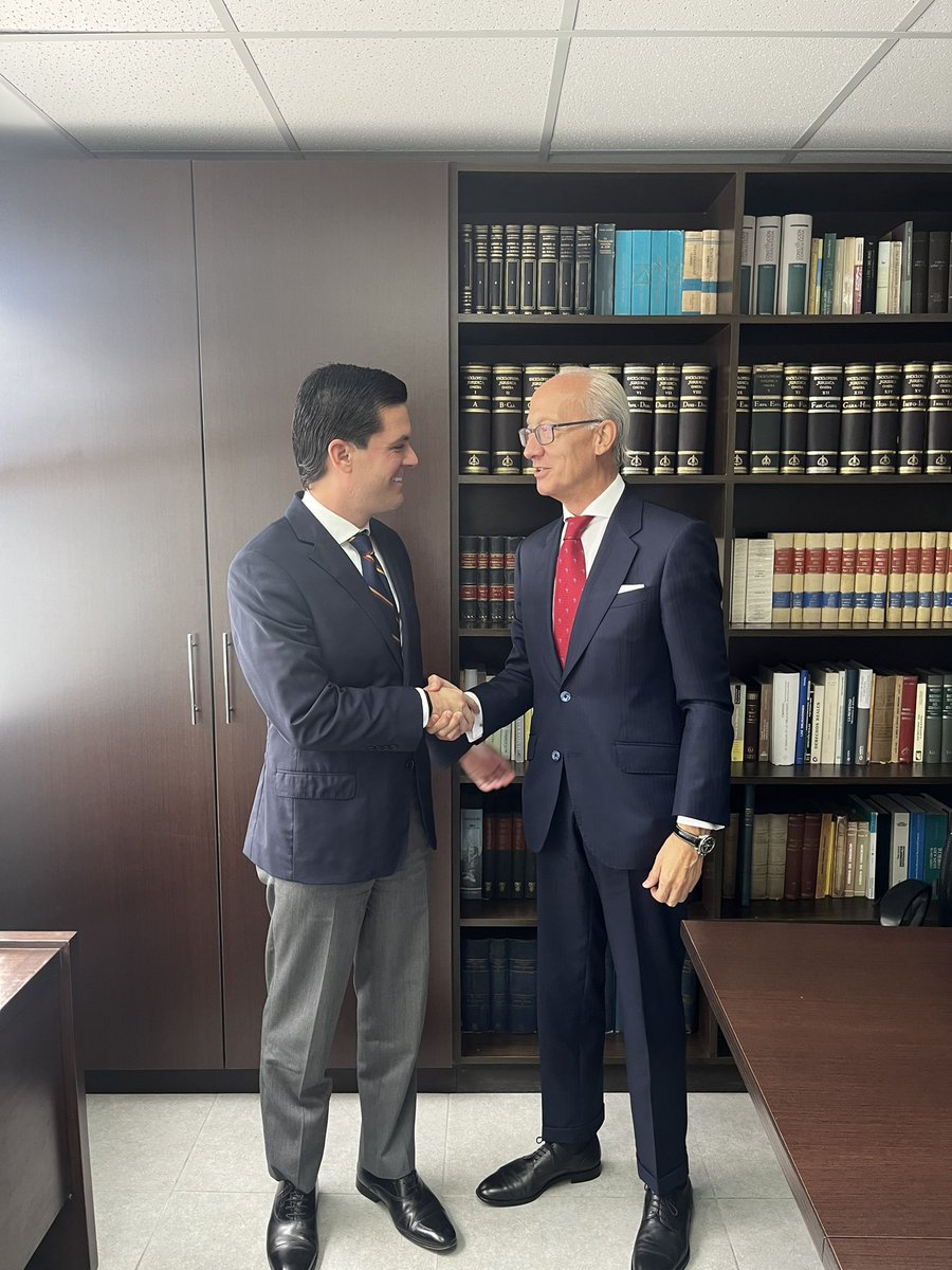 InstitutoIEPP's tweet photo. Reunión de intercambio político con @JBedoyaDenegri @ppc_peru https://t.co/ub3aoLzOvu