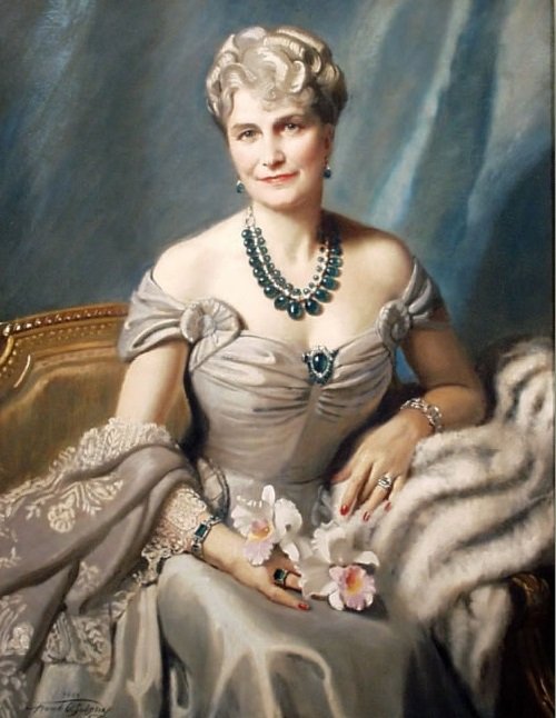 deathbyhibachi's tweet photo. American socialite and owner of General Foods, #MarjoriePost died #onthisday in 1973. #business #heiress #wealthy #rich #millionaire #MaraLago #Hillwood #art #collector #philanthropist #LegionofHonour #GoldenDaughterofMinerva #Post #PostHoldings #trivia https://t.co/uaVI41UTKv