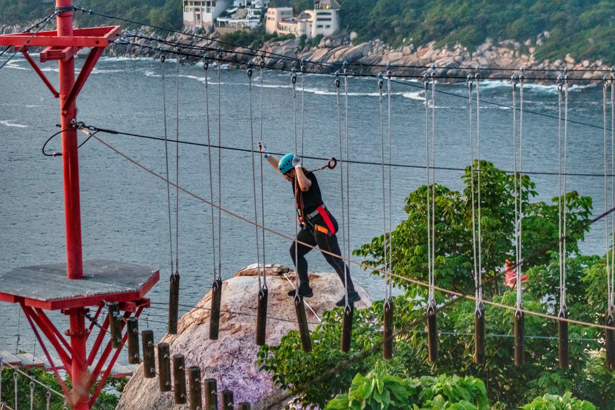 ¡Una aventura con una increíble vista! 

¿Cuál de los 3 circuitos de #Xmonkey vas a realizar?

#Acapulco