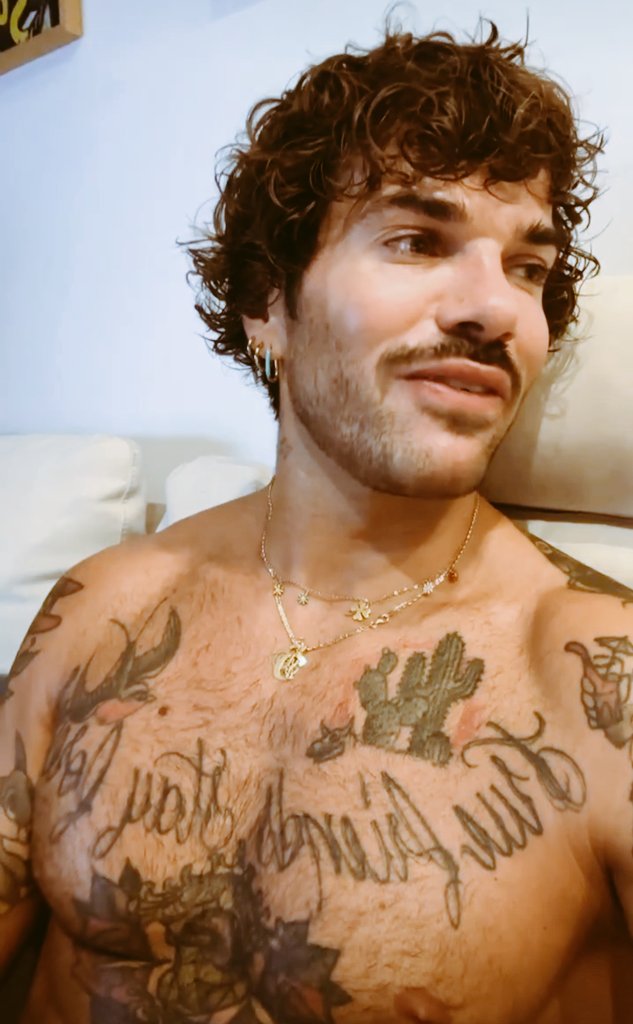 Erica14682776's tweet photo. Dire che mi eri mancato è altamente riduttivo...❤️🥰😍😘😘😘 #claudiosona https://t.co/Tv8yYcDeIT