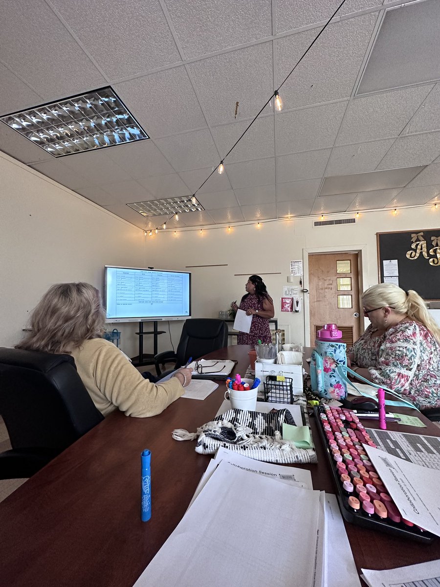 Data meetings <a href="/Anahuac_MS/">Anahuac Middle School</a>  with @AISD_InstrCoach today!! We are all about students!