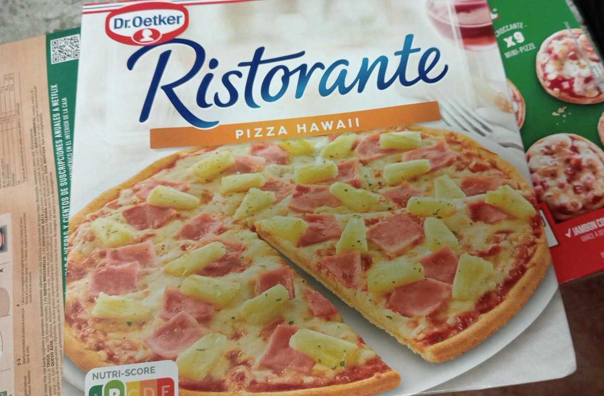 PajulyValls's tweet image. Avui estem de celebració amb la @RoserRosello! 

#partyhard #pizzatradicional #artesaniaobarbarie #km0