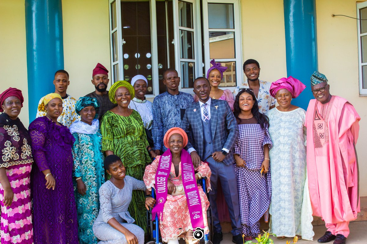rahola007's tweet photo. Moments when everything was worth it!

Onto the next phase now while I relish these moments all my life.

Last frame: God has made us LAUGH!

All my Life God has been faithful!
#gratefulheart
#MedTwitter 
#IbadanDoctors
#Induction https://t.co/xKlaPv1HMb