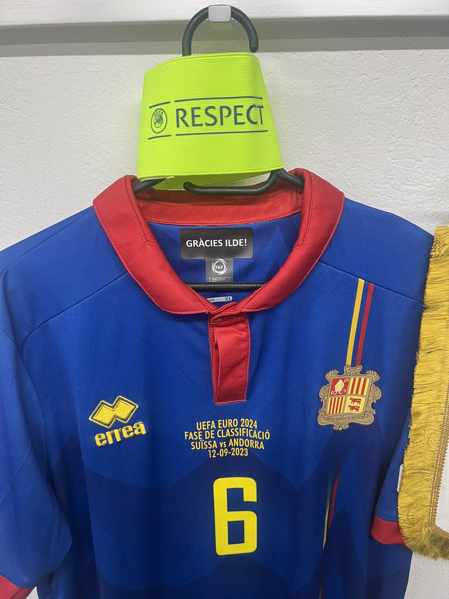 PirriInforme's tweet photo. Con 43 años y 26 después de su debut la leyenda de la selección andorrana @ildelima6 dice adiós ante Suiza #GraciesIlde https://t.co/dlo1fX0DUM