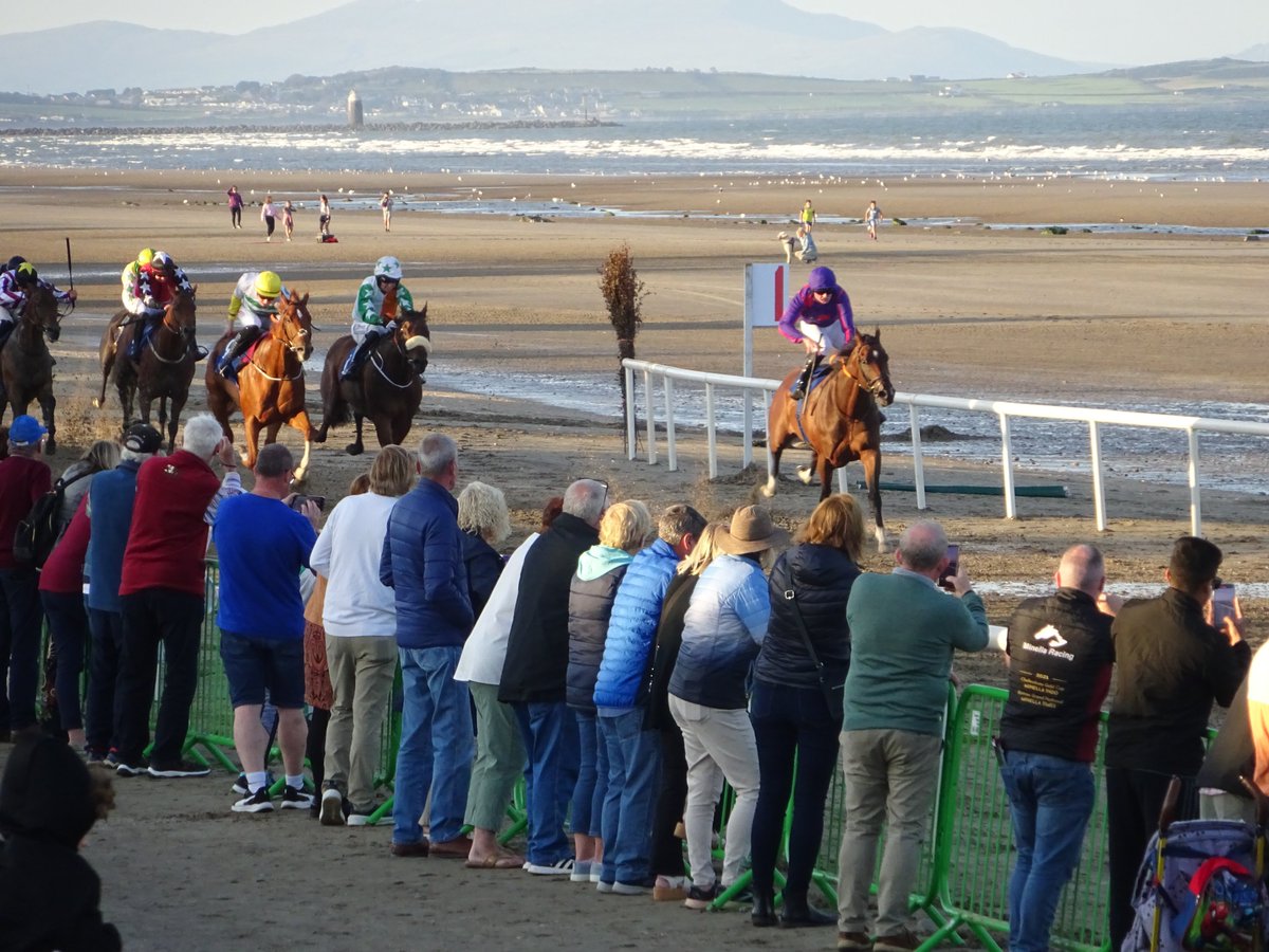 RobbosSpWorld's tweet image. At #Laytown Races this evening. Horse Racecourse No 22 different course visited in UK and Ireland, of which 6 are in Ireland.
#laytownraces