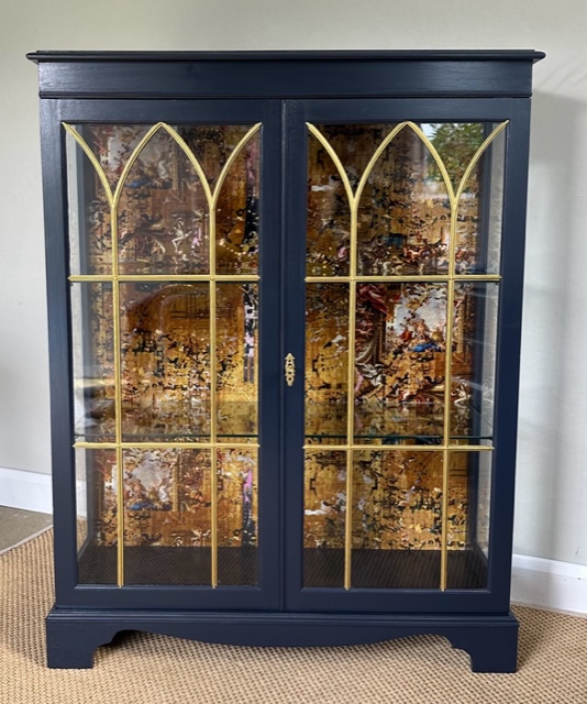 DrewsanHome's tweet photo. NOW available to purchase, beautifully upcycled, unique glass cabinet with #blackpop sustainable velvet backing. Add some grandeur to your home. https://t.co/gmRuOmbe1P #bespokefurniture #upcycled #preloved #homedecor #Interiors #velvet #sustainable https://t.co/agrt6lrg8k