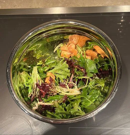 HalJayGreene's tweet photo. The eternal conflict: transfer the newly tossed salad into a “proper“ salad bowl ￼or just eat it right out of the mixing bowl? https://t.co/w3GMfSAsrw