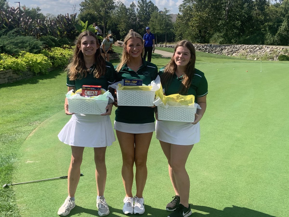 FZNactivities's tweet photo. Golf seniors! #2024 https://t.co/yDI1RFYYwv