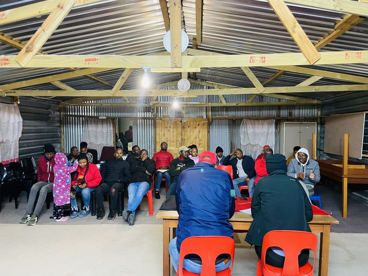 linda_mazwi's tweet photo. Ward 98  convener @mzongwa1 and coordinator Malibongwe Badi convened a BETF meeting @EFF_Cape_Metro @EFFWesternCape_ . #Ayihlome @EFFSouthAfrica https://t.co/mPWNWMHtGg