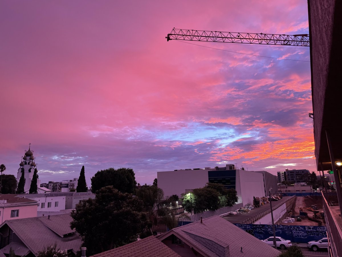 EamonHartnett's tweet photo. #la #sunset #hollywood #target #latesummer #nofilter https://t.co/9dHodV0SNi