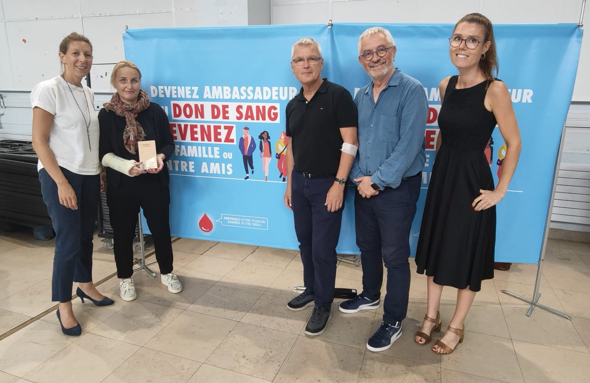BONTINCKKaty's tweet photo. |🩸DON DU SANG| Encore une collecte @EFS_dondesang réussie grâce à des Dionysien•es solidaires ! 
Avec mes collègues élus, nous avons donné notre sang et rappelé le label 🥇 2023 obtenu par @VilleSaintDenis pour notre engagement. https://t.co/N7r8i0vnFd