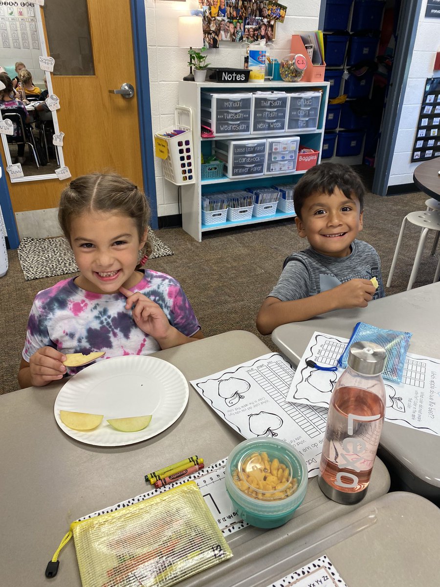 dclingingsmith1's tweet image. Apple taste testing 🍎💛🍏 What is your favorite? #fabulousfirsties #appletasting #applescience @VV_Voyagers