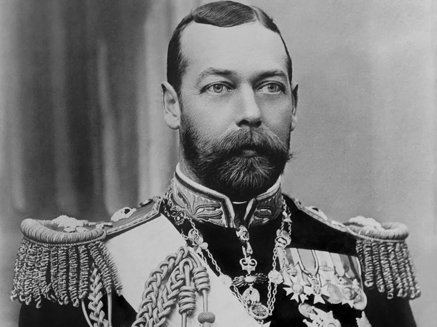 'I may be uninspiring, but I'll be damned if I'm an alien!' George V episode live now on all platforms. Links in bio #king #Queen #wwi #unitedkingdom #royal #RoyalFamily podcasters.spotify.com/pod/show/kings…