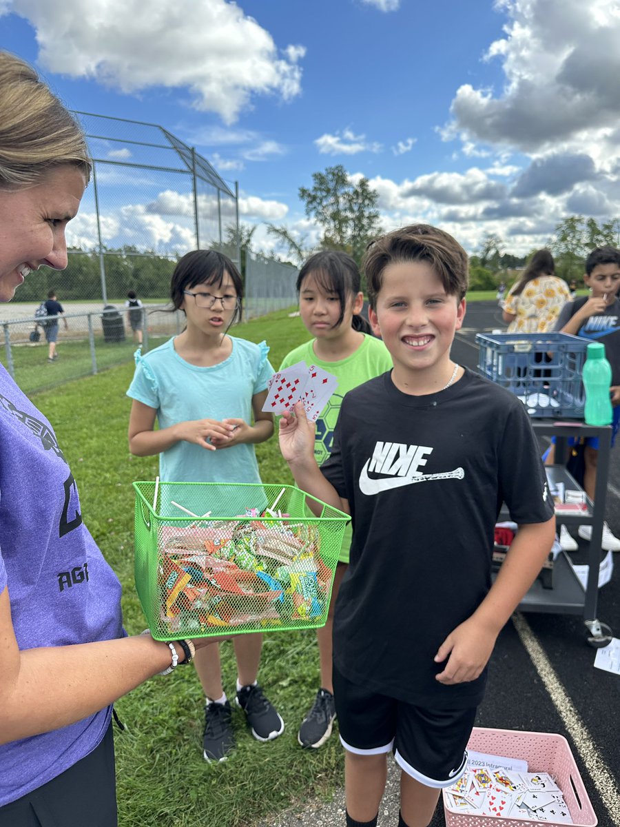 gcpsebastian's tweet photo. Playing cards while running laps to win some sweets! Great day for some cross country running! @MrsGlab @LiteracyLerdahl @SmithKnights #OneTroy #knightlife https://t.co/3nPvVB9KaP