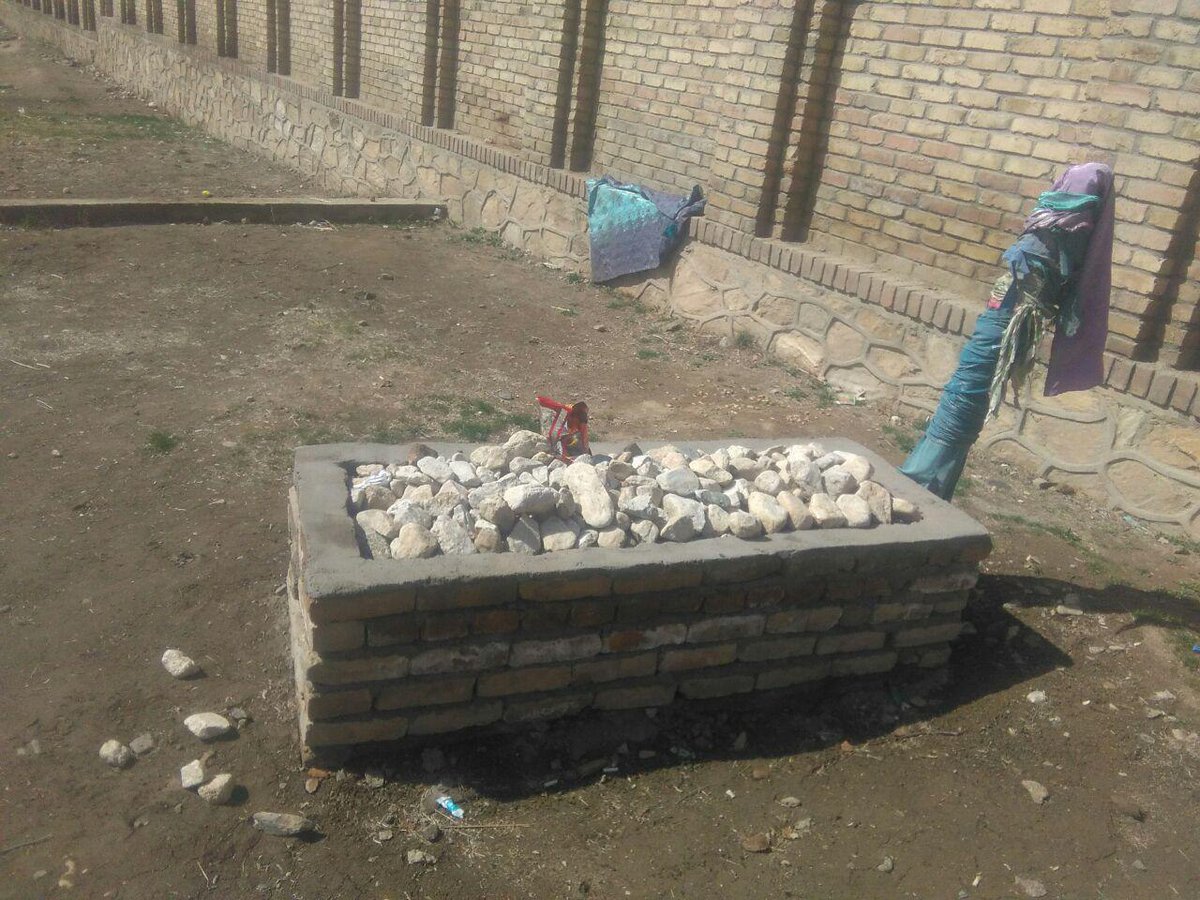 MEHDI_Explorer's tweet photo. روشی که ابوریحان بیرونی برای محاسبه‌ی شعاع کره زمین در 1000 سال پیش استفاده کرده در مستندی که BBC ساخته و موجب اعجاب مستند ساز و محققین گشته.

و تصویر کناری، مقبره ابوریحان در غزنه افغانستان. https://t.co/h7c1o84jyY