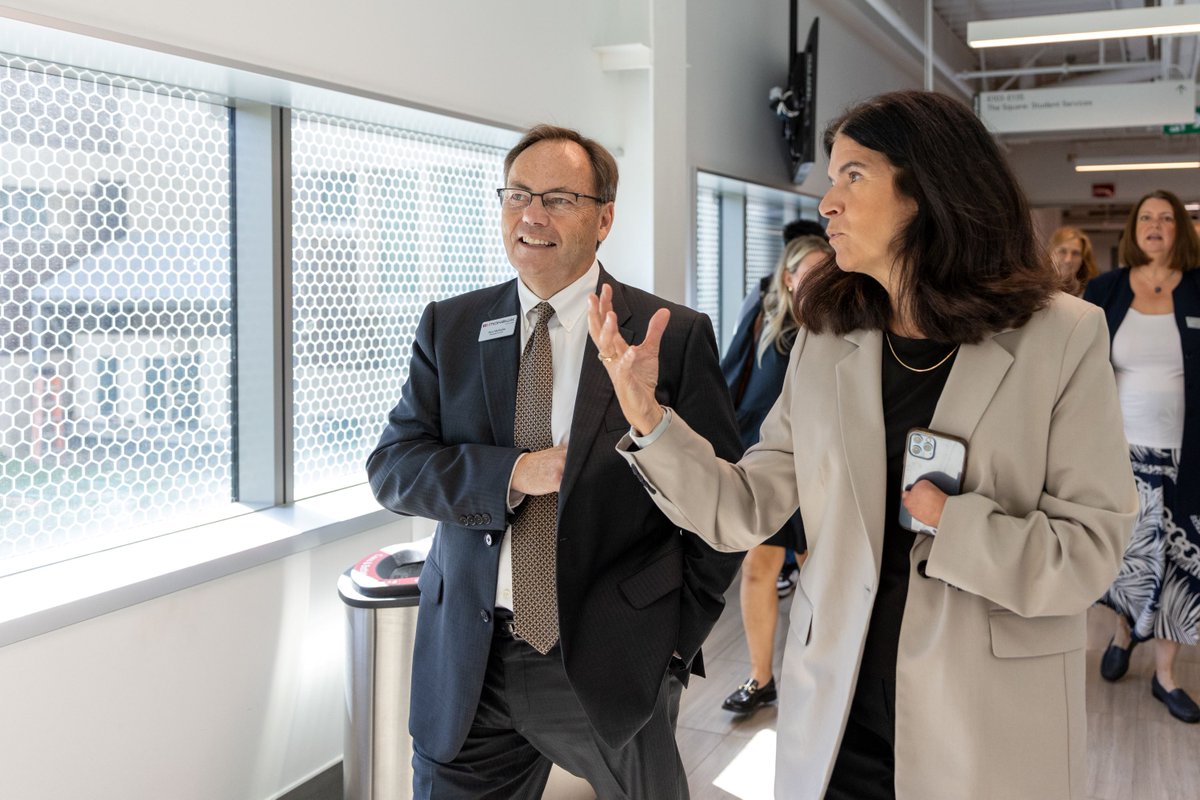 ronmckerlie's tweet image. It was a pleasure to host @FedDevOntario at @MohawkCollege. Thank you @FDOPresident Nancy Gardiner, Linda Cousineau and Kayla Monteiro for your interest in The Joyce Centre net-zero building, @CCCMatMohawk and the capabilities of the @MohawkIDEAWORKS research centres.