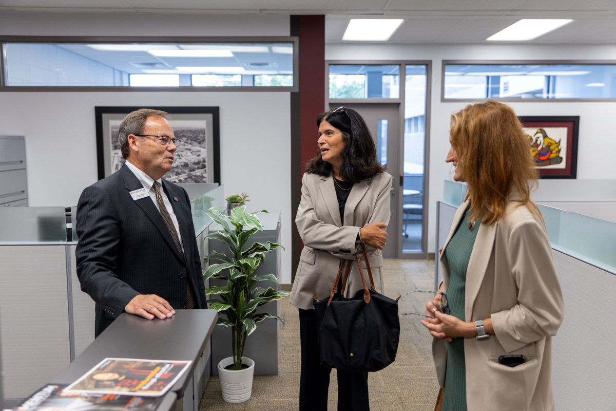 ronmckerlie's tweet image. It was a pleasure to host @FedDevOntario at @MohawkCollege. Thank you @FDOPresident Nancy Gardiner, Linda Cousineau and Kayla Monteiro for your interest in The Joyce Centre net-zero building, @CCCMatMohawk and the capabilities of the @MohawkIDEAWORKS research centres.