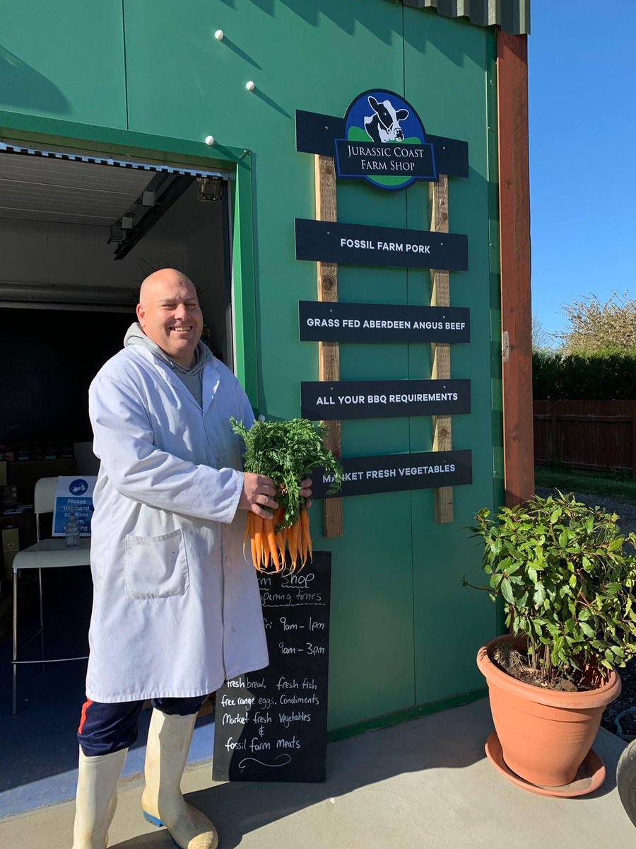 Fresh quality meat &amp; produce right when you need it 🙌
We deliver to hotels, restaurants, holiday parks and café’s throughout Dorset, Hampshire &amp; parts of Wiltshire 😀Six days a week - Monday to Saturday 🥕🥩🥔🥦Call Duncan &amp; the team on 01305 853937 to place your order 🧺