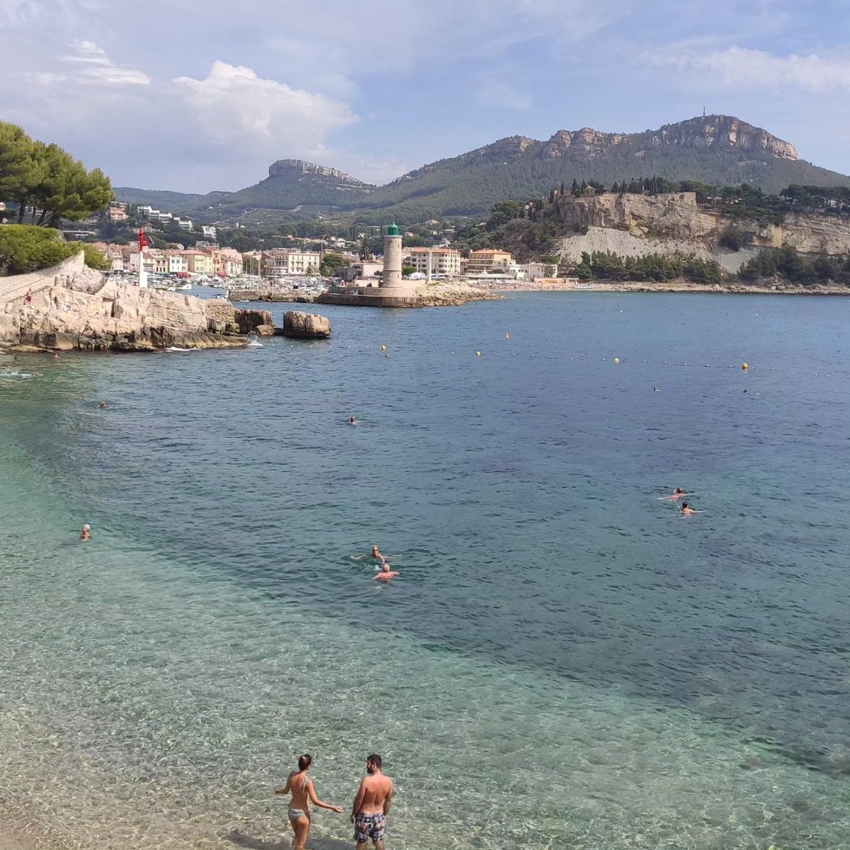 ABarrettBoy's tweet photo. What a spectacular place! Cassis. #LesCalanques I'm definitely coming back here. (1/2) https://t.co/hvBVqGAwbF