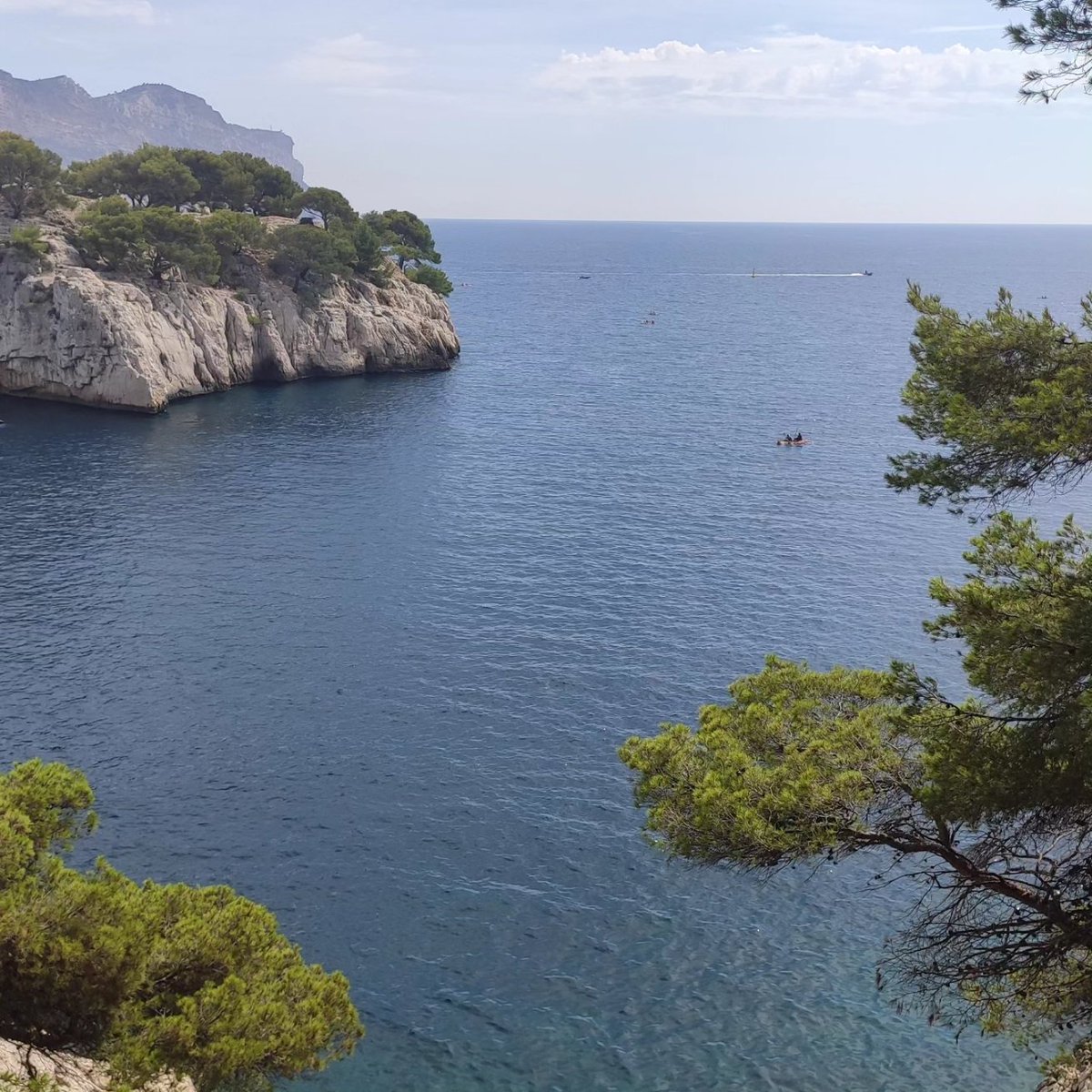 ABarrettBoy's tweet photo. What a spectacular place! Cassis. #LesCalanques I'm definitely coming back here. (1/2) https://t.co/hvBVqGAwbF
