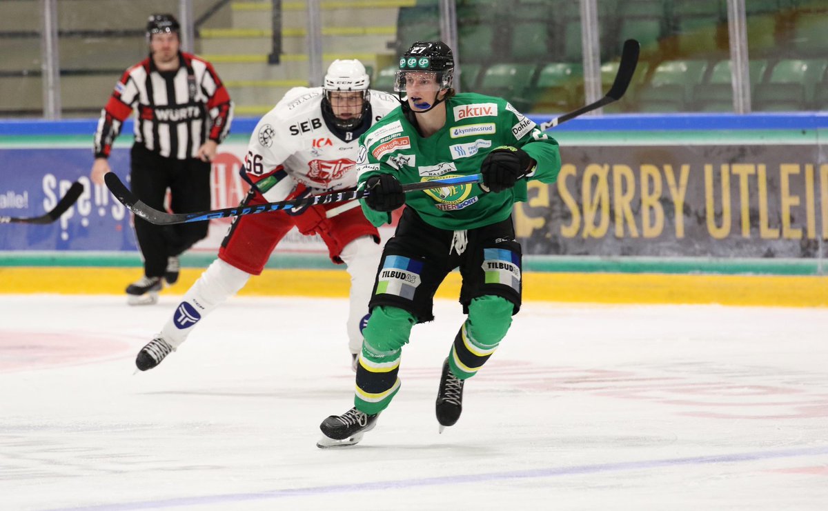 comethalden's tweet photo. Siste treningskampen er ferdig, og vi tok en prat med Tobias Skaarberg etter kveldens kamp!💚
https://t.co/CtAc58qmZY
Neste kamp er serieåpningen hjemme mot Lørenskog til lørdag🙌
Foto: @SofieAlexandraK
#2hockey #cometelite https://t.co/nA0B8TFxGZ