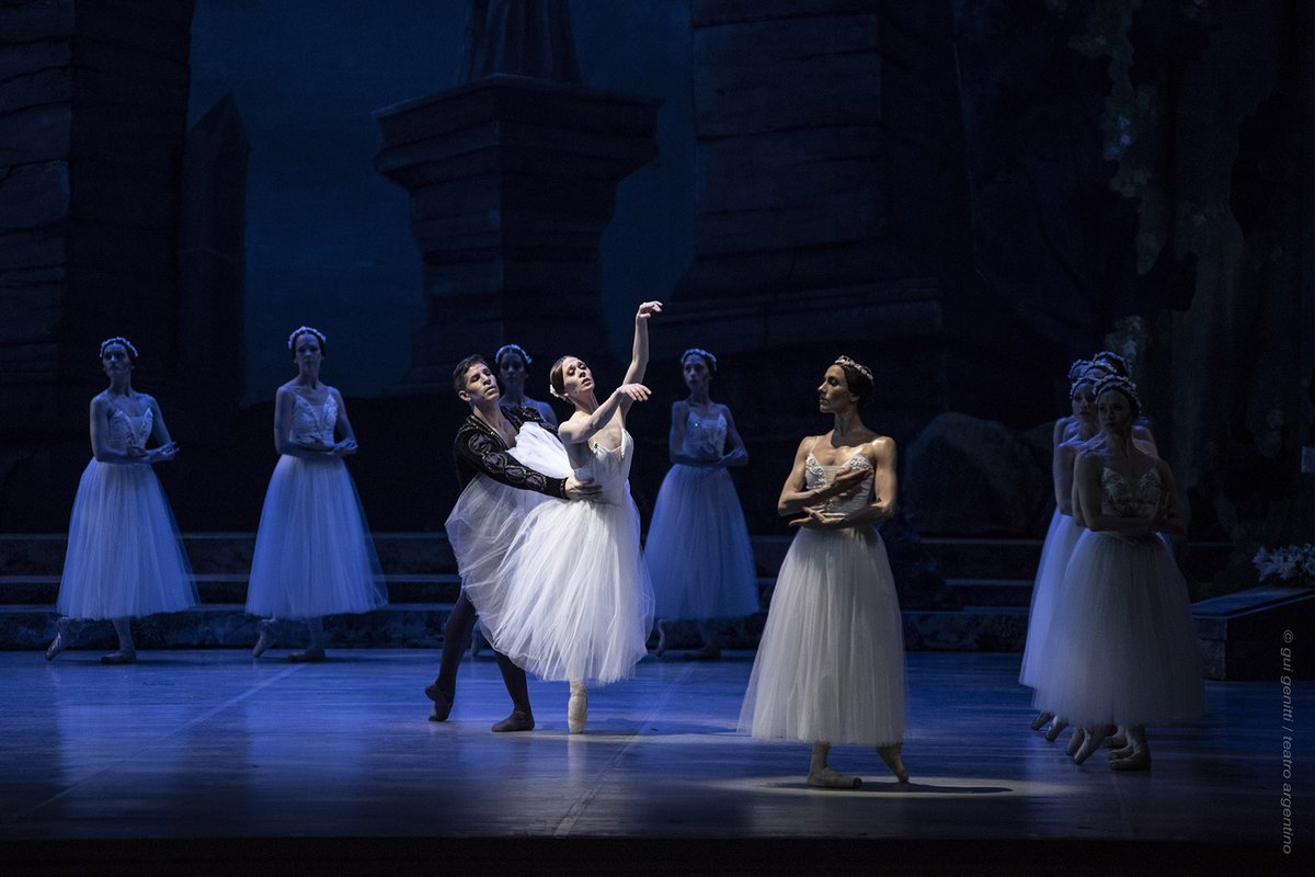 TeatroArgentino's tweet photo. 📸 Así nos despedimos del #ballet GISELLE, el pasado domingo 10 de septiembre en la Sala Ginastera ✨.

¡Gracias por acompañarnos ❤️!
#BalletEstable #OrquestaEstable #danza https://t.co/yOvrLufU5M