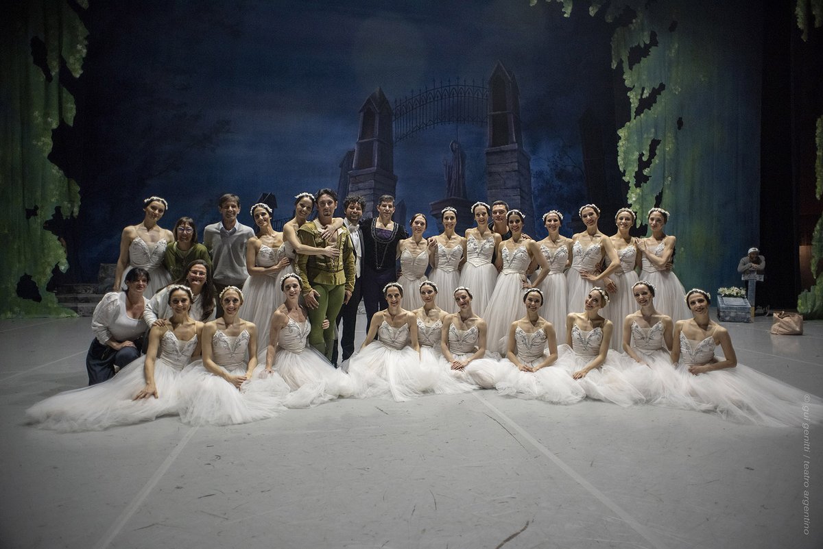 TeatroArgentino's tweet photo. 📸 Así nos despedimos del #ballet GISELLE, el pasado domingo 10 de septiembre en la Sala Ginastera ✨.

¡Gracias por acompañarnos ❤️!
#BalletEstable #OrquestaEstable #danza https://t.co/yOvrLufU5M