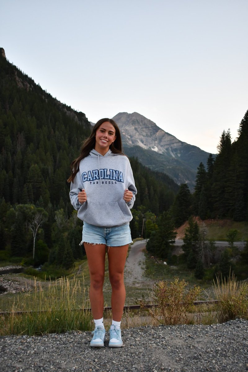 Bella Devey tweet media