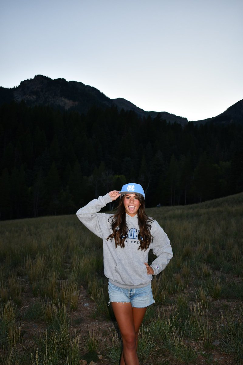 Bella Devey tweet media