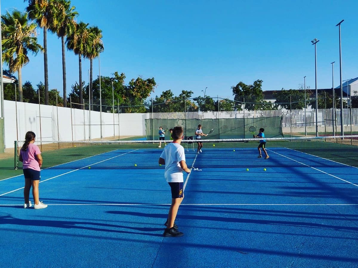 Seguimos entrenando #tenis y #padel a full💪🏻🎾

#espartinas #cdas