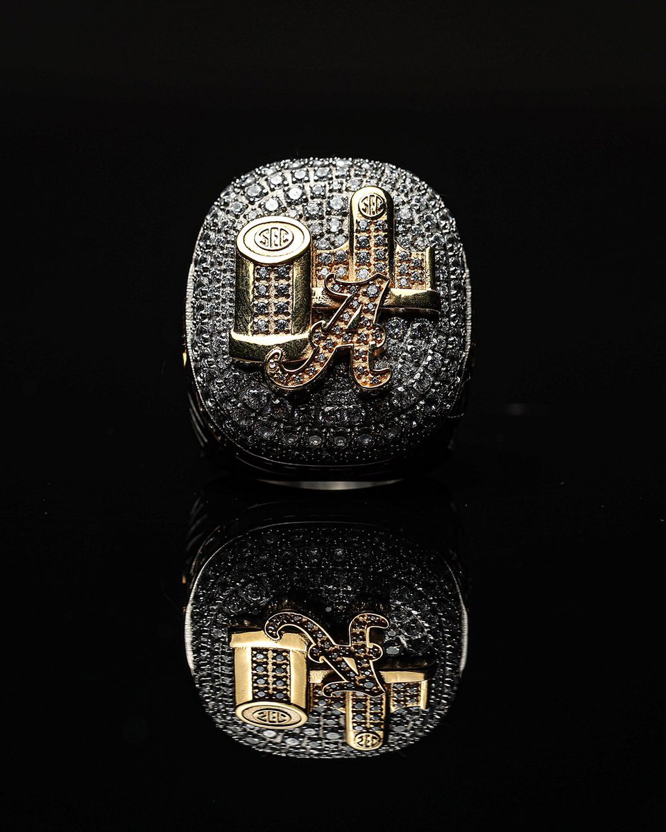 AlabamaMBB's tweet photo. Adding some hardware to the trophy room 💍🏆

#RollTide | #BlueCollarBasketball https://t.co/6Y4GvxlFWq