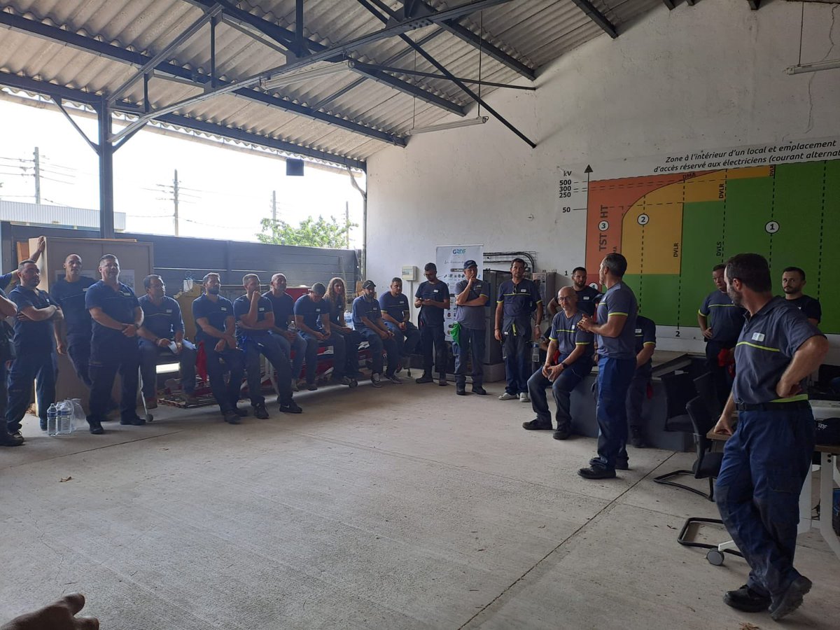 Caroline Massat tweet media