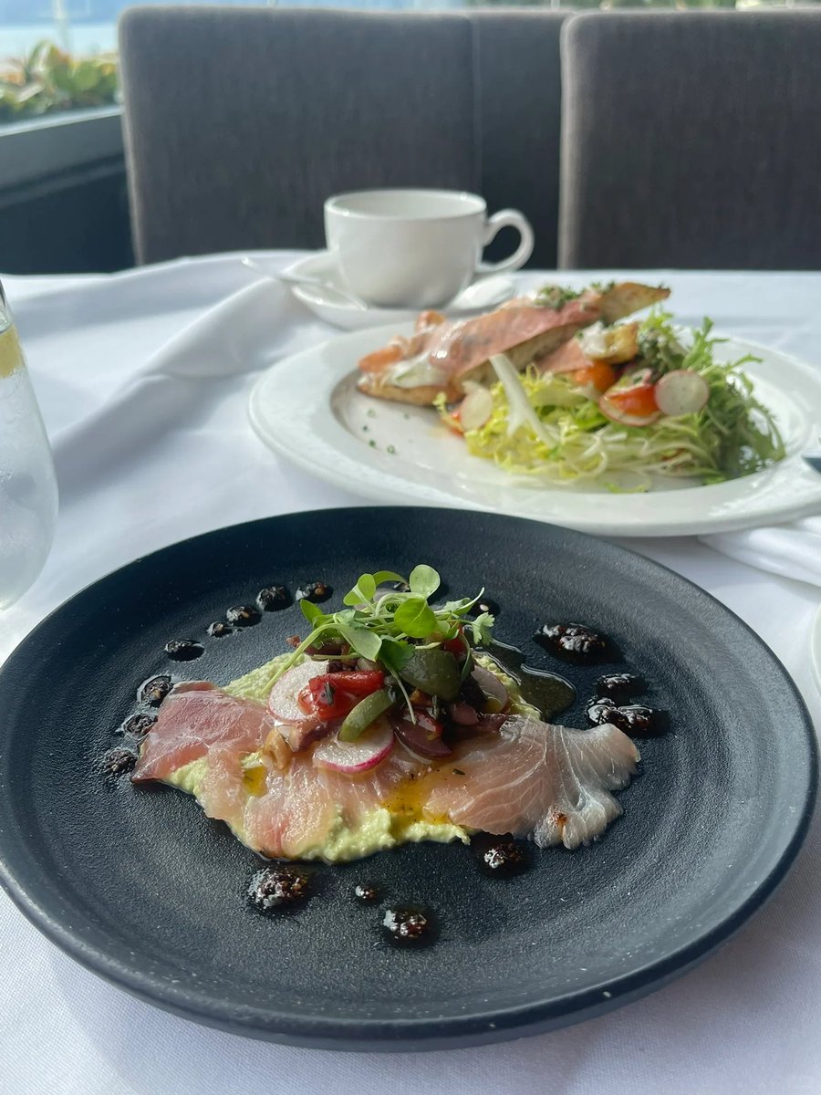 SophiaValintina's tweet photo. "Indulging in the delicious LA food scene during lunchtime! Bon appétit, LA!" #VMAs #LunchinLA #LAfoodie #BestLunchLA #LunchtimeLA #LunchinLosAngeles https://t.co/Xwehp0aFKn