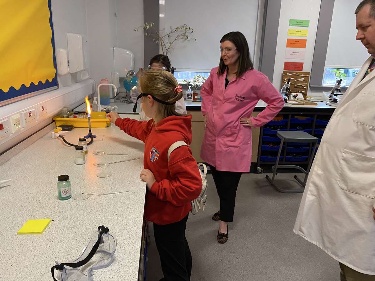 PortGlasgowHS's tweet photo. PGHS Learning Showcase - An electrifying experience was had by many in science tonight, even Mrs Carroll got in on the fun! https://t.co/x2M2kgQXwm