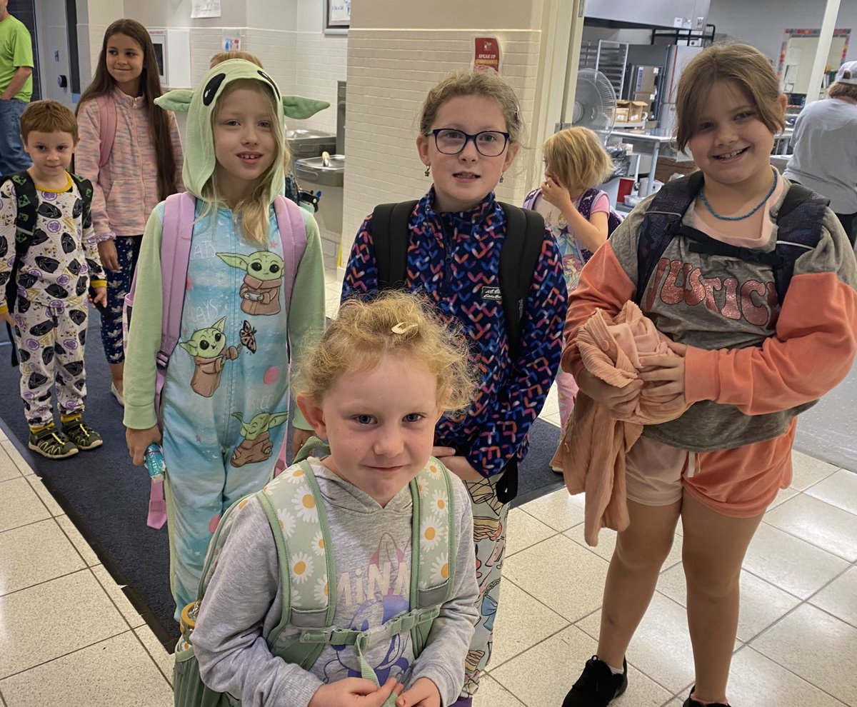 awlswa's tweet photo. Thank you donors for making our pajama day possible! #GeneralsMarch https://t.co/iru8a3OCWU