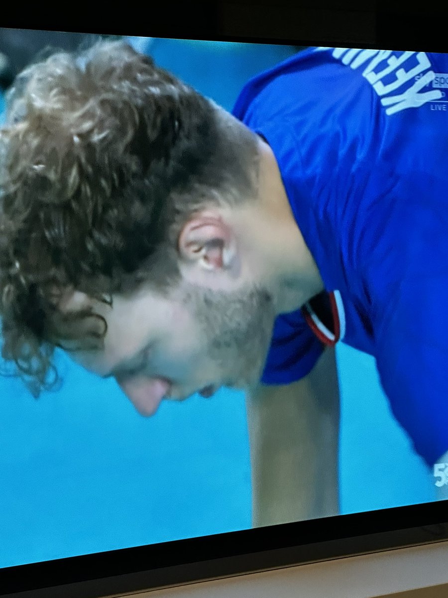 LaFrency84's tweet photo. @parallelecinico cosa fa @NikMelli con la maglia azzurra però dell’Olanda? 👀😂 #sosiaTipo https://t.co/3qYL0dBWq2