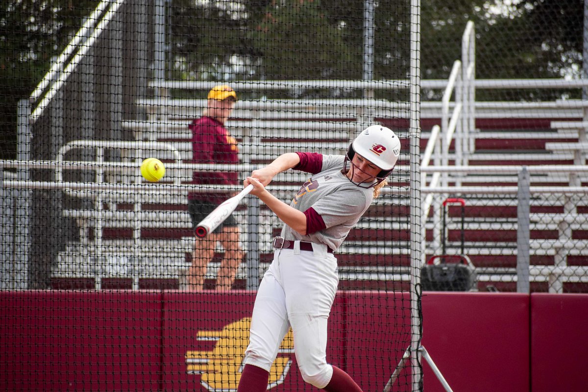 CMUSoftball's tweet image. Every single day we have together is the best day - the softball is just added fun!

#FireUpChips🔥⬆️🥎