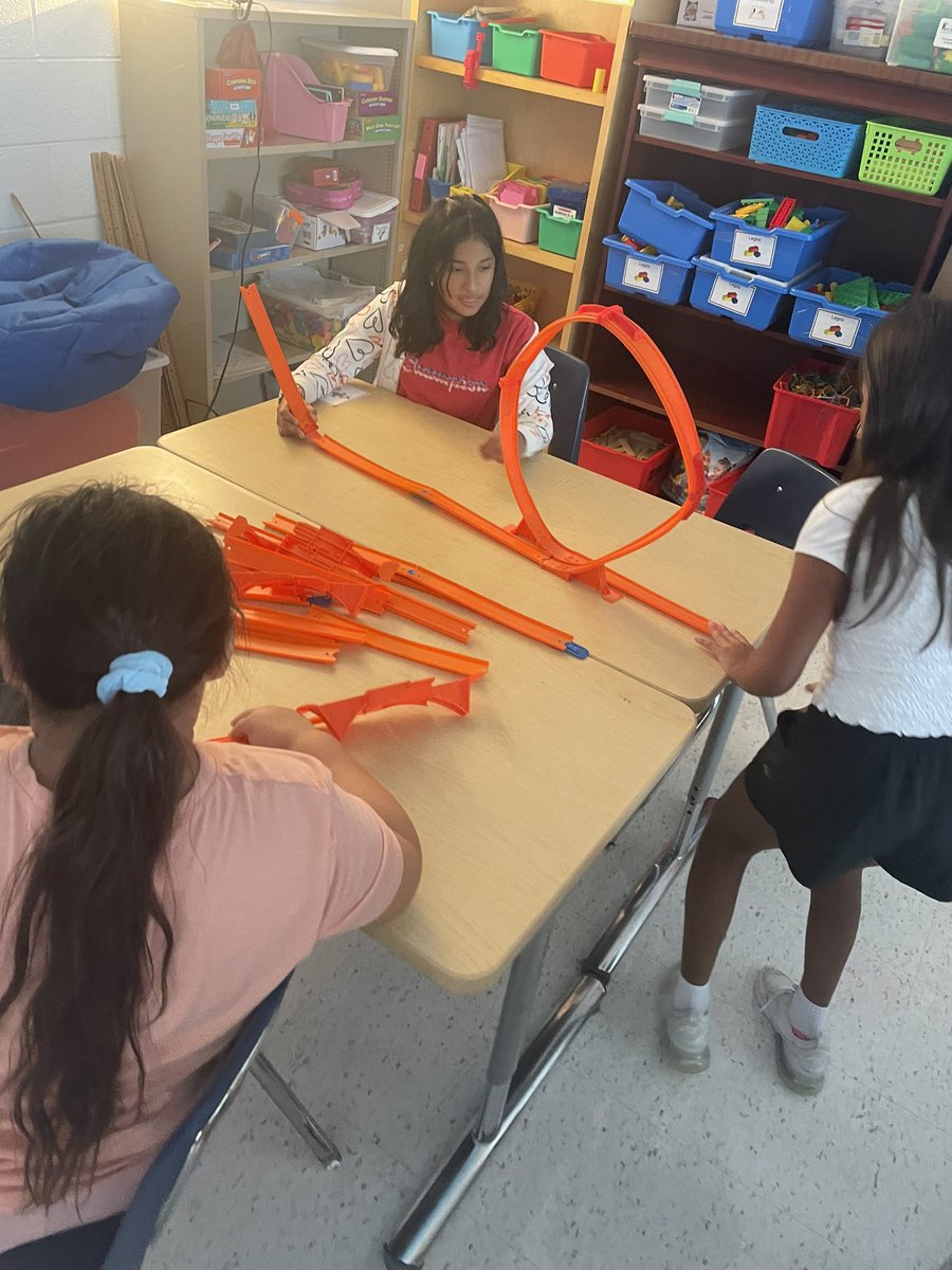 MsCleer's tweet photo. 5th grade spent time working on a engineering challenge… use what you know about energy, force and motion to create a track that will send your car the farthest! #STEAMClass #BeechTreeFamily @teachwithmiss_a https://t.co/gBFwQ3UrUq
