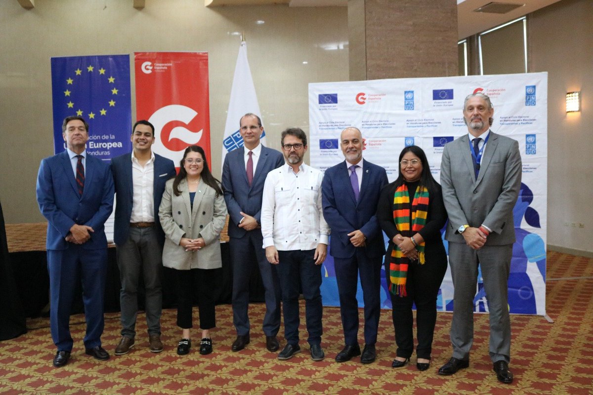 En el lanzamiento de la #RedPublica el Embajador de la #UniónEuropea🇪🇺 en #Honduras🇭🇳, <a href="/JaumeSeguraS/">Jaume Segura Socias</a>, enfatizó sobre la importancia de la participación ciudadana y el pluralismo para el fortalecimiento de la democracia y el Estado de derecho.