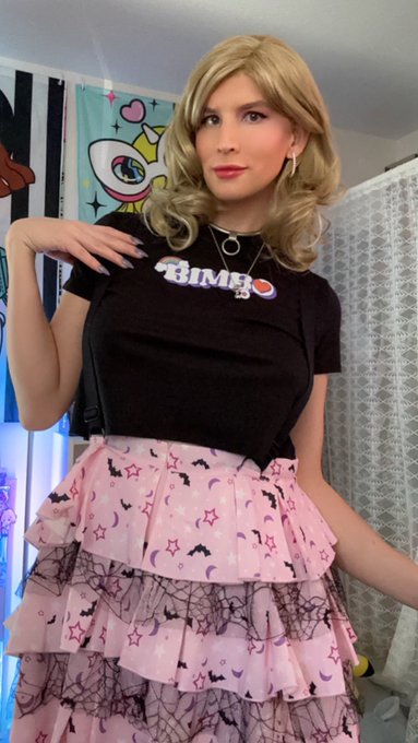 oh heyyy, would you hold my tits for a sec, they're kinda heavy 💫 https://t.co/U3CqOv7hGx